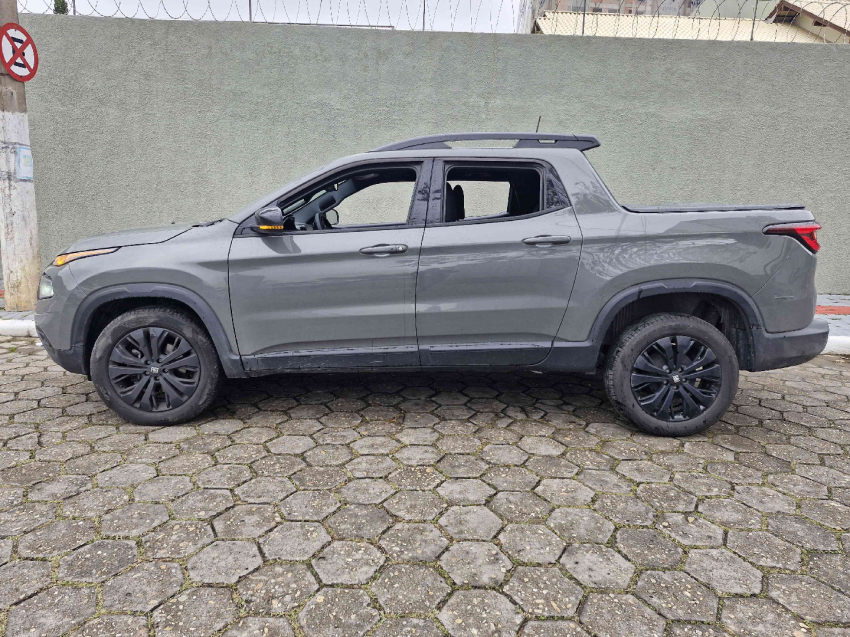 fiat toro 1.3 turbo 270 flex volcano at6 4p automatico 2025