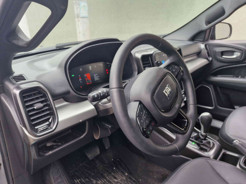 fiat toro 1.3 turbo 270 flex volcano at6 4p automatico 2025