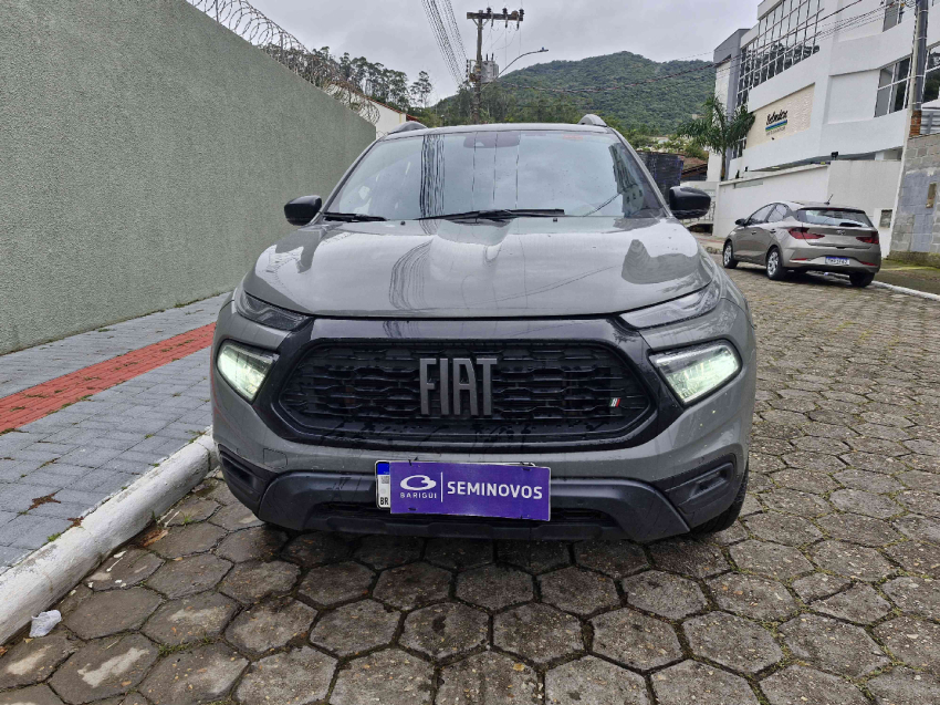 fiat toro 1.3 turbo 270 flex volcano at6 4p automatico 2025