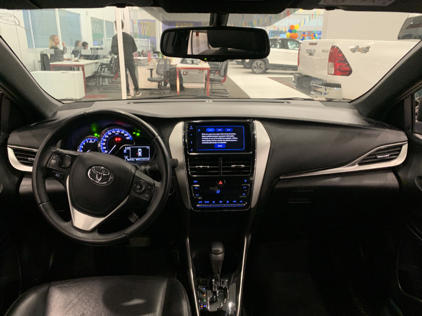 toyota yaris 1.5 16v flex x way connect multidrive 4p automatico 2022