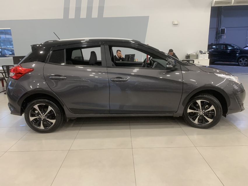 toyota yaris 1.5 16v flex x way connect multidrive 4p automatico 2022