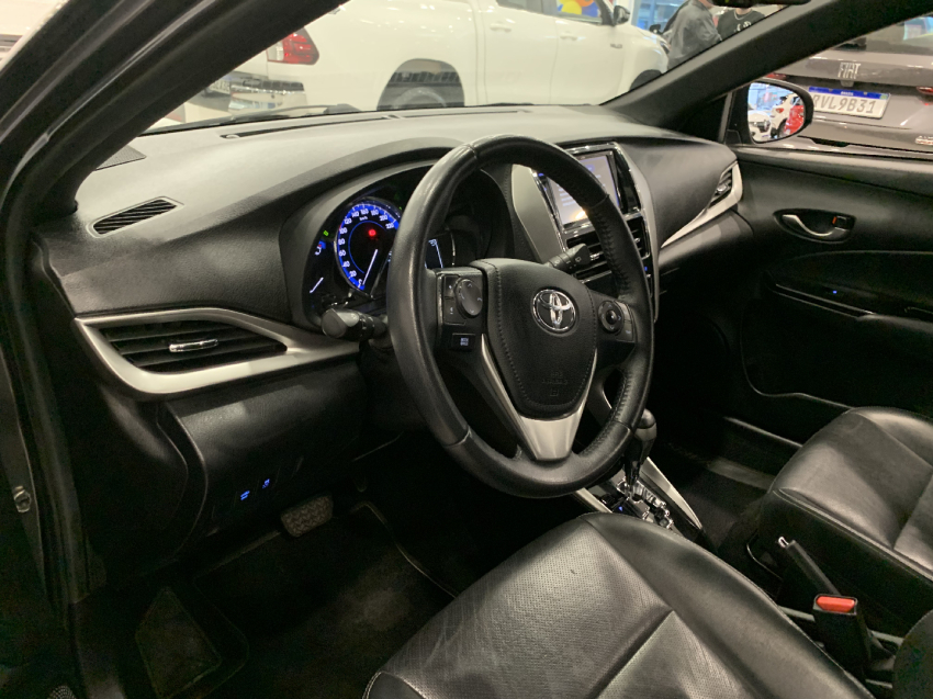 toyota yaris 1.5 16v flex x way connect multidrive 4p automatico 2022