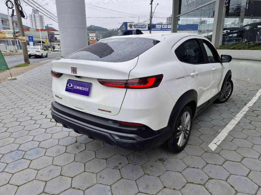fiat fastback 1.0 turbo 200 flex cvt 4p automatico 2024