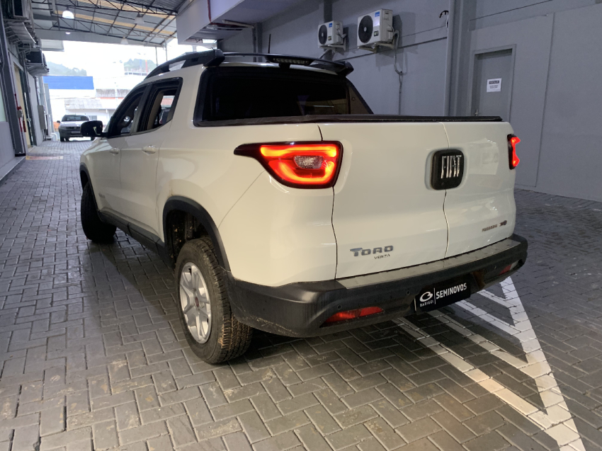 fiat toro 1.8 16v evo flex freedom open edition at6 4p automatico 2017