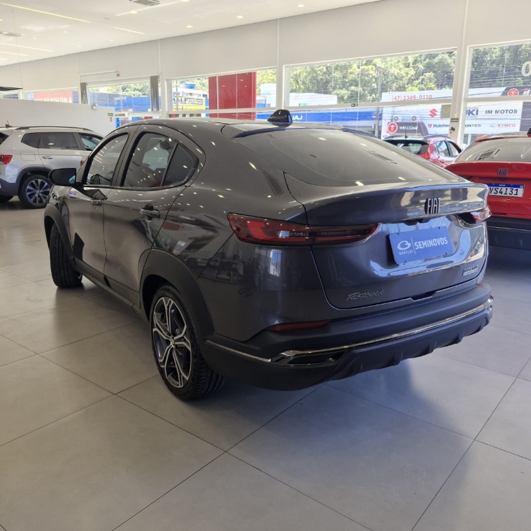 fiat fastback flex automatico 2025