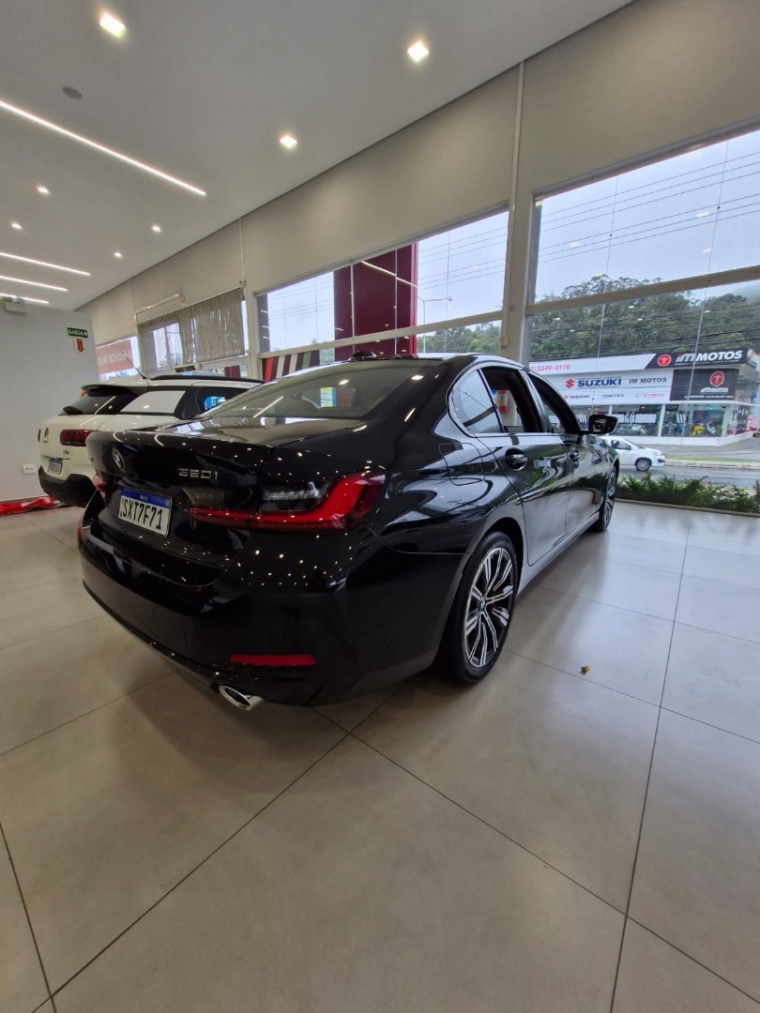 bmw 320i 2.0 flex automatico 2025