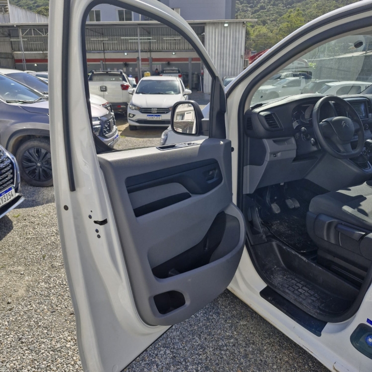 citroen jumpy 1.5 diesel manual 2022