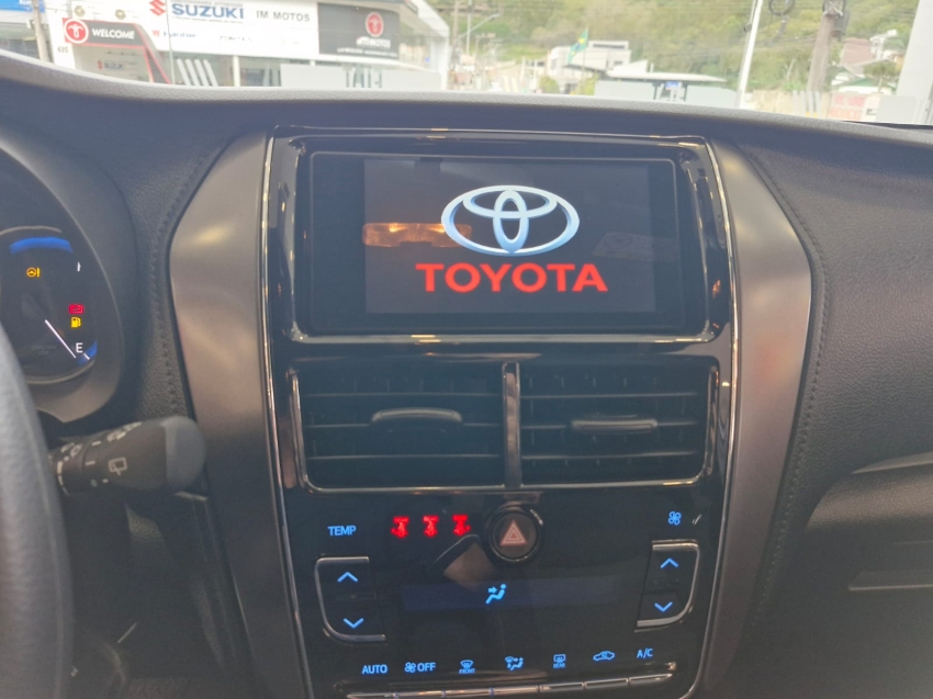 toyota yaris 1.5 flex automatico 2025
