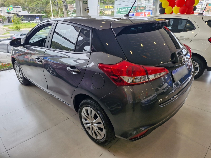toyota yaris 1.5 flex automatico 2025