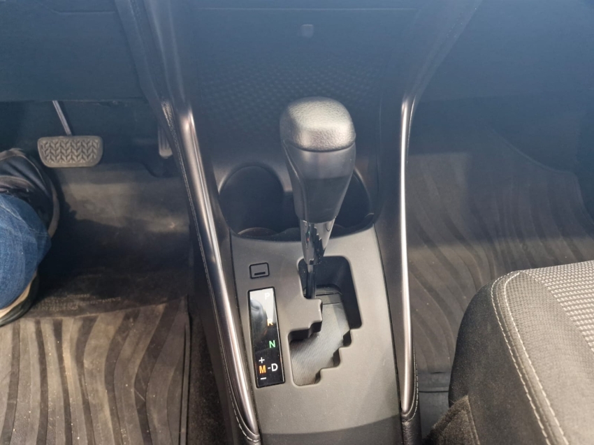 toyota yaris 1.5 flex automatico 2025