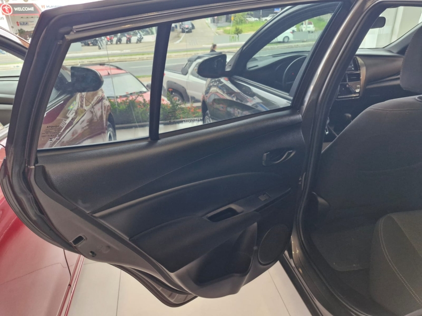 toyota yaris 1.5 flex automatico 2025