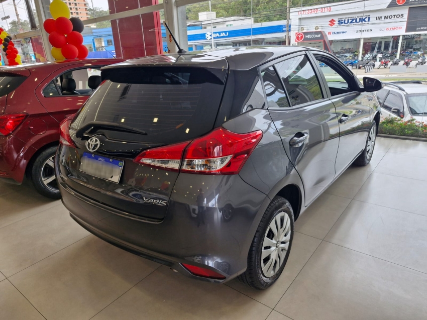 toyota yaris 1.5 flex automatico 2025