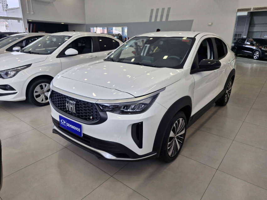 fiat fastback hibrido automatico 2025