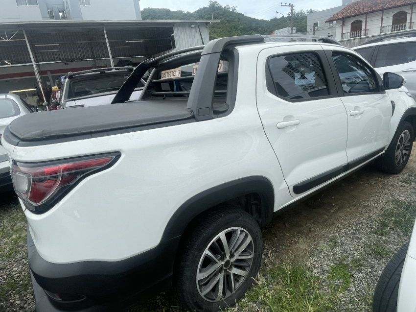 fiat strada 1.3 flex 4p 20213