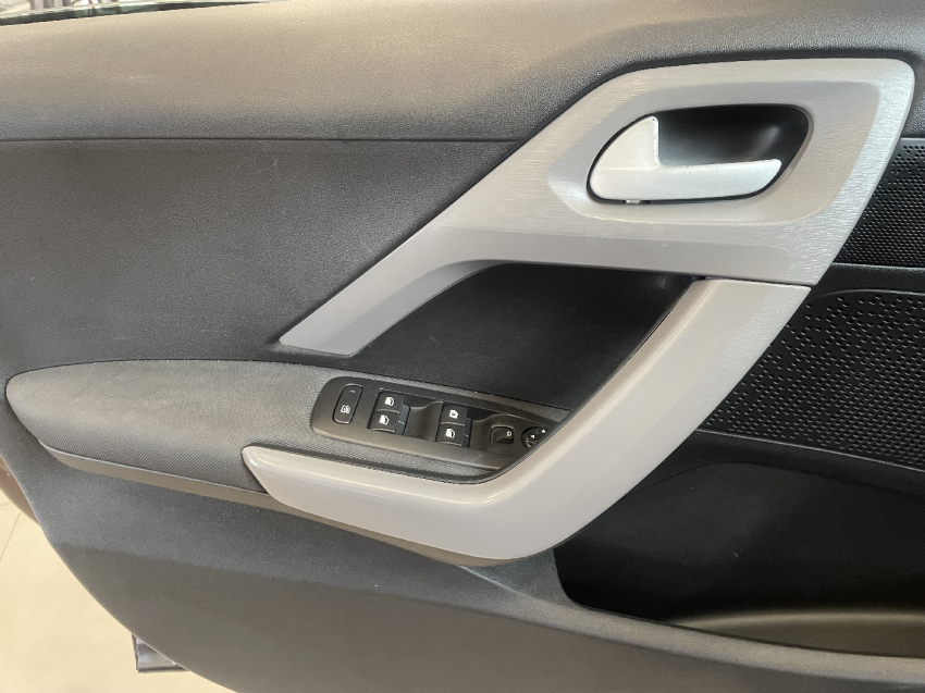 peugeot 208 1.2 flex manual 201710