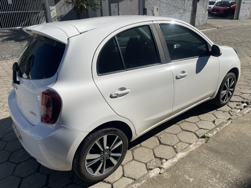 nissan march 1.6 flex automatico 20184