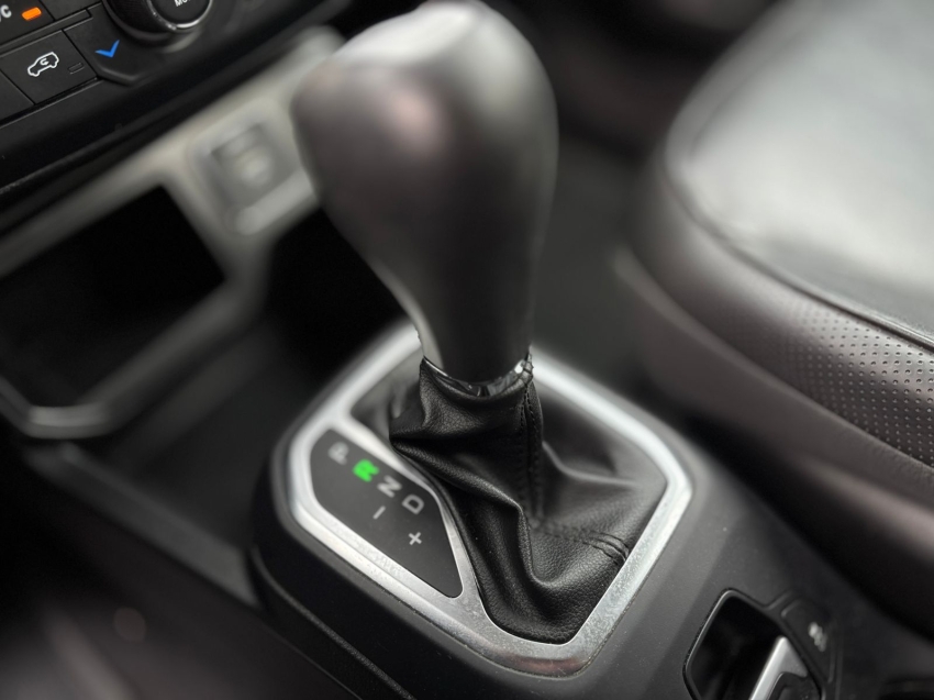 jeep renegade 1.8 16v flex longitude 4p automatico 202111