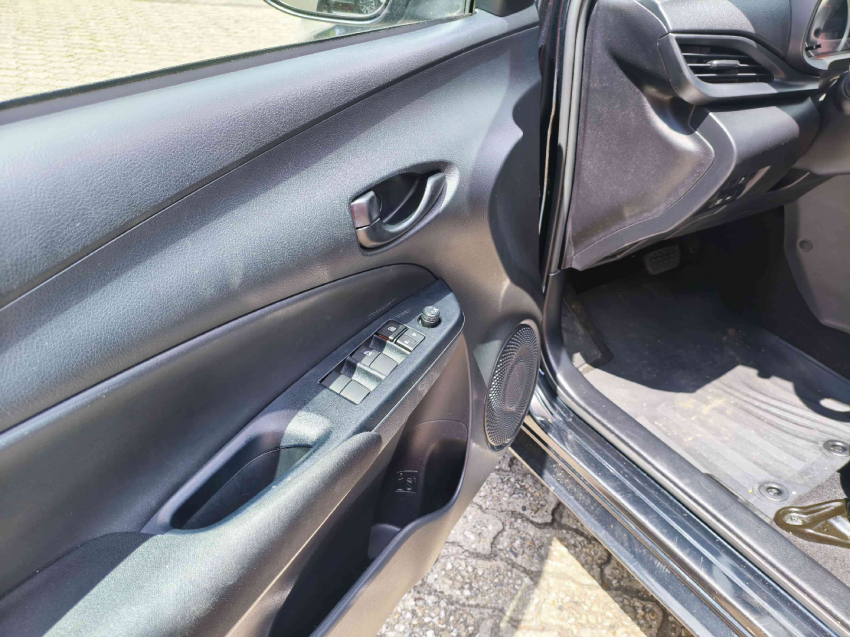 toyota yaris 1.5 16v flex xl multidrive 4p automatico 202515