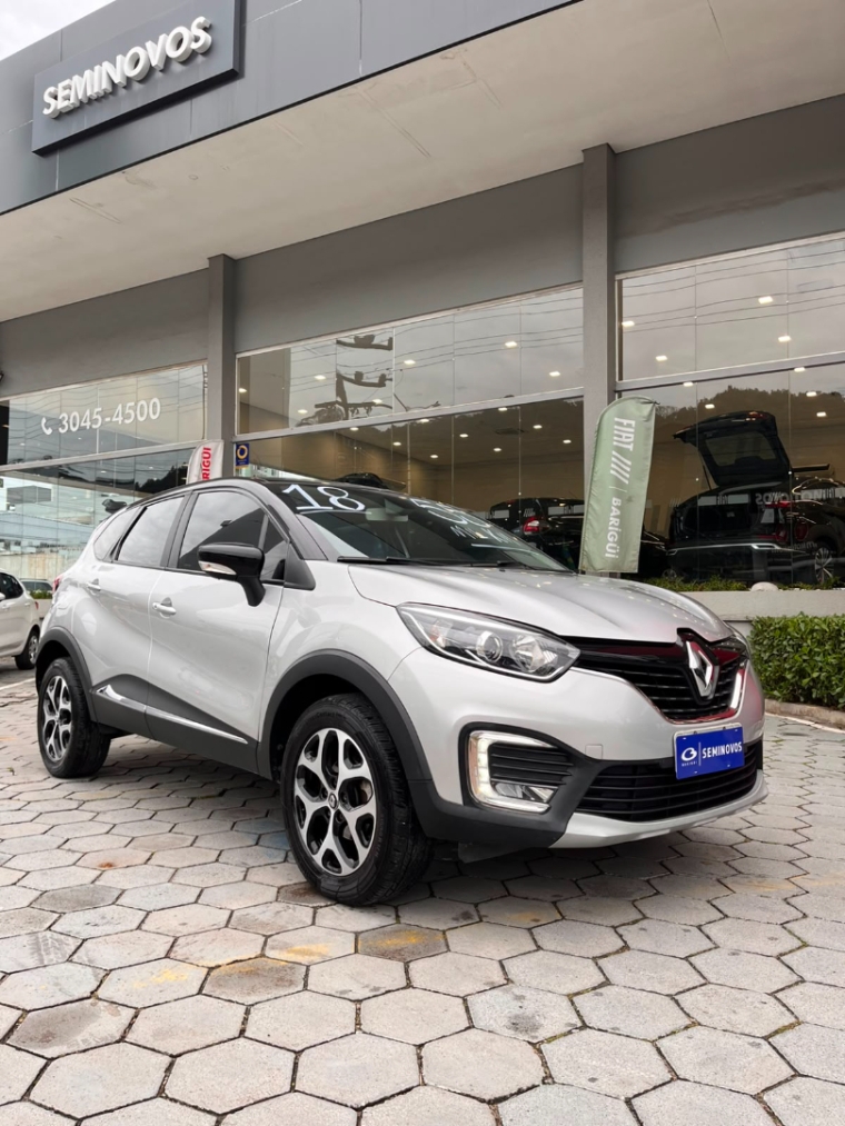 renault captur 1.6 16v sce flex intense x-tronic 4p automatico 2018