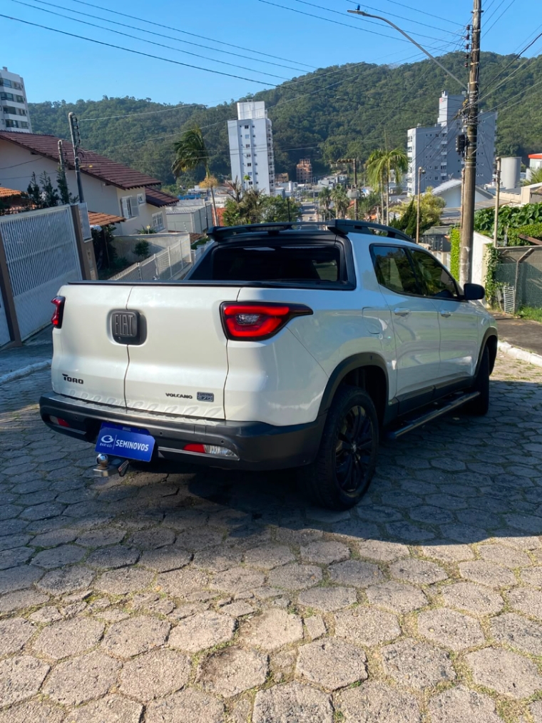 fiat toro 1.3 turbo 270 flex volcano at6 1.0 4p automatico 20245