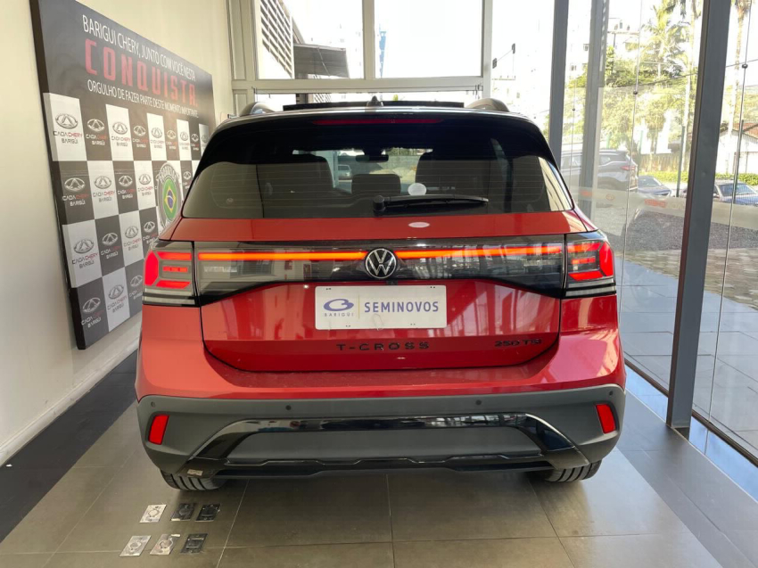 volkswagen t-cross 1.4 250 tsi total flex highline automatico 4p 2025
