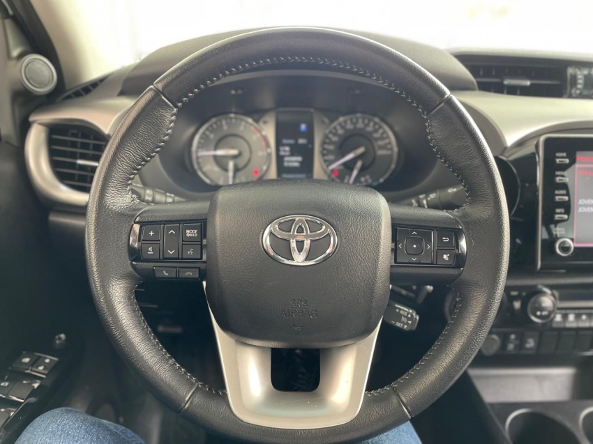 toyota hilux 2.8 d-4d turbo diesel cd sr 4x4 automatico 4p 2023