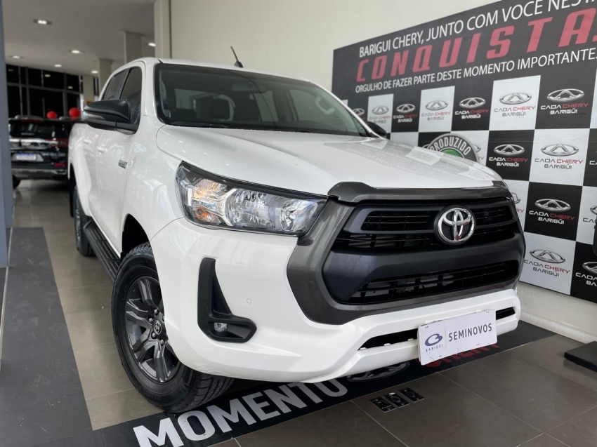 toyota hilux 2.8 d-4d turbo diesel cd sr 4x4 automatico 4p 2023