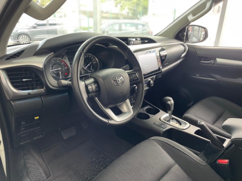 toyota hilux 2.8 d-4d turbo diesel cd sr 4x4 automatico 4p 2023