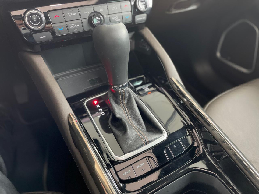 jeep commander 1.3 t270 turbo flex overland at6 4p automatico 2025