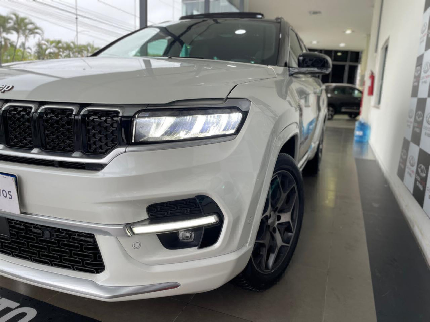 jeep commander 1.3 t270 turbo flex overland at6 4p automatico 2025