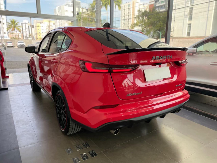 fiat fastback 1.3 turbo 270 flex abarth at6 4p automatico 2024