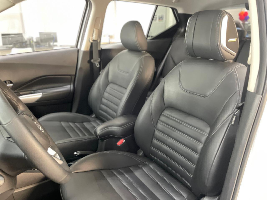 nissan kicks 1.6 16v flexstart exclusive xtronic flex 4p automatico 2024