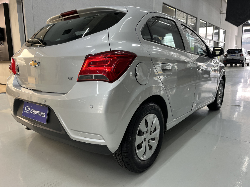 chevrolet onix 1.0 mpfi lt 8v flex 4p manual 9.9 20193