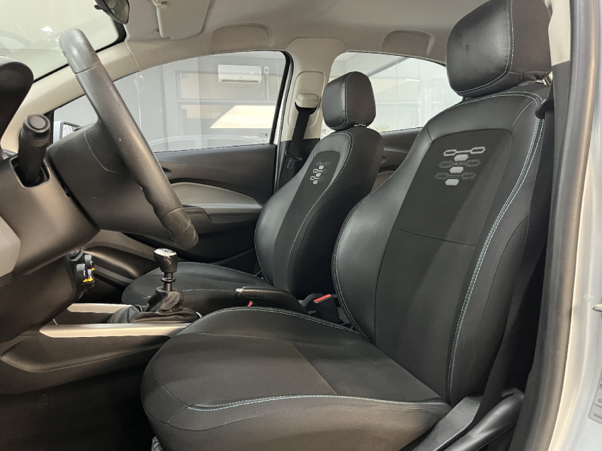 chevrolet onix 1.0 mpfi lt 8v flex 4p manual 9.9 201913