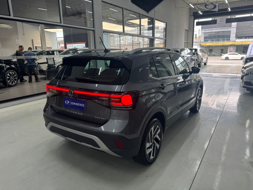 volkswagen t-cross 1.4 250 tsi total flex highline automatico 4p 202512