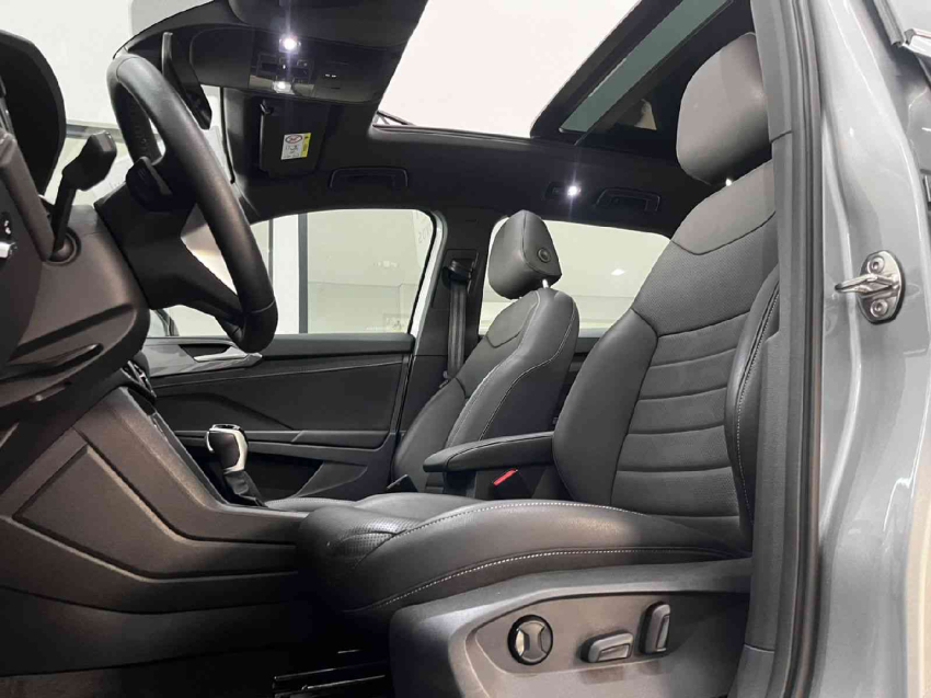 volkswagen taos 1.4 250 tsi total flex highline automatico 4p 202410