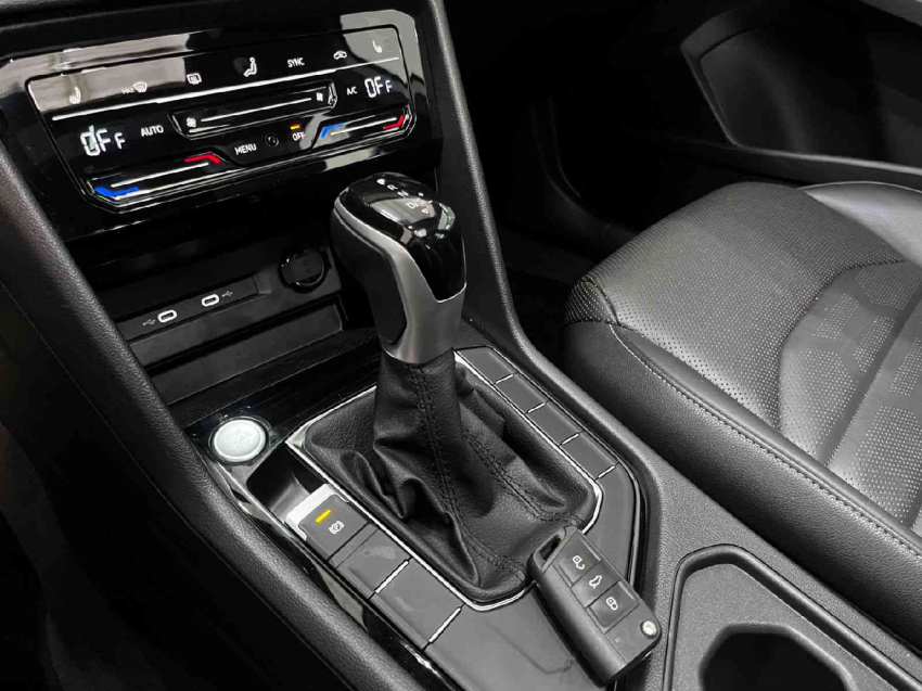 volkswagen taos 1.4 250 tsi total flex highline automatico 4p 202414