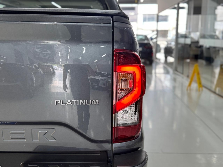 nissan frontier 2.3 16v turbo diesel platinum cd 4x4 automatico 4p 202518