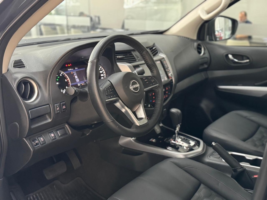 nissan frontier 2.3 16v turbo diesel platinum cd 4x4 automatico 4p 202514