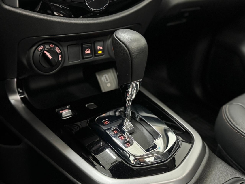 nissan frontier 2.3 16v turbo diesel platinum cd 4x4 automatico 4p 20256