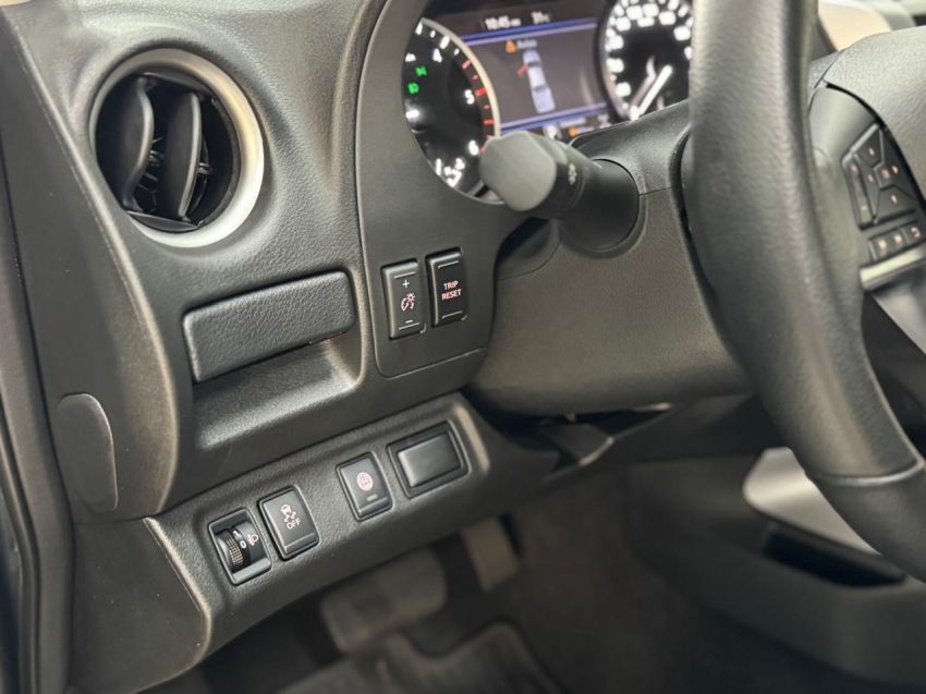 nissan frontier 2.3 16v turbo diesel platinum cd 4x4 automatico 4p 202512