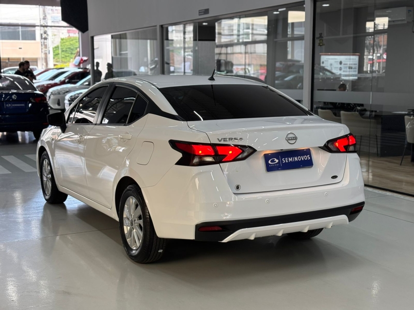 nissan versa 1.6 16v flex sense xtronic 4p automatico 202513