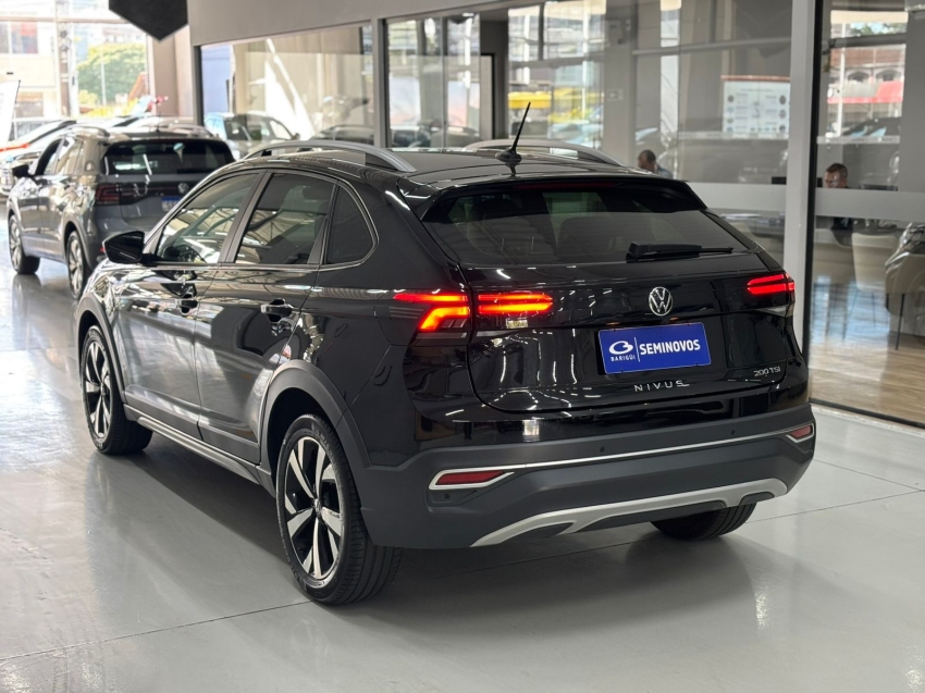 volkswagen nivus 1.0 200 tsi total flex highline automatico 4p 202321