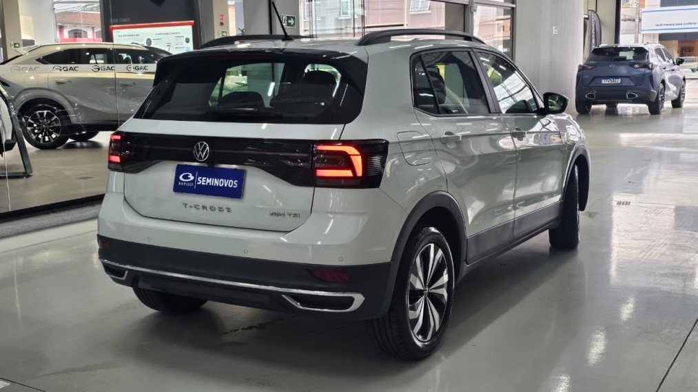 volkswagen t-cross 1.0 200 tsi total flex comfortline automatico 4p 202312