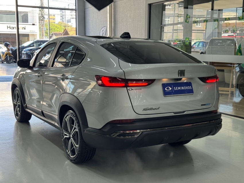 fiat fastback 1.0 turbo 200 hybrid impetus cvt flex 4p automatico 202513