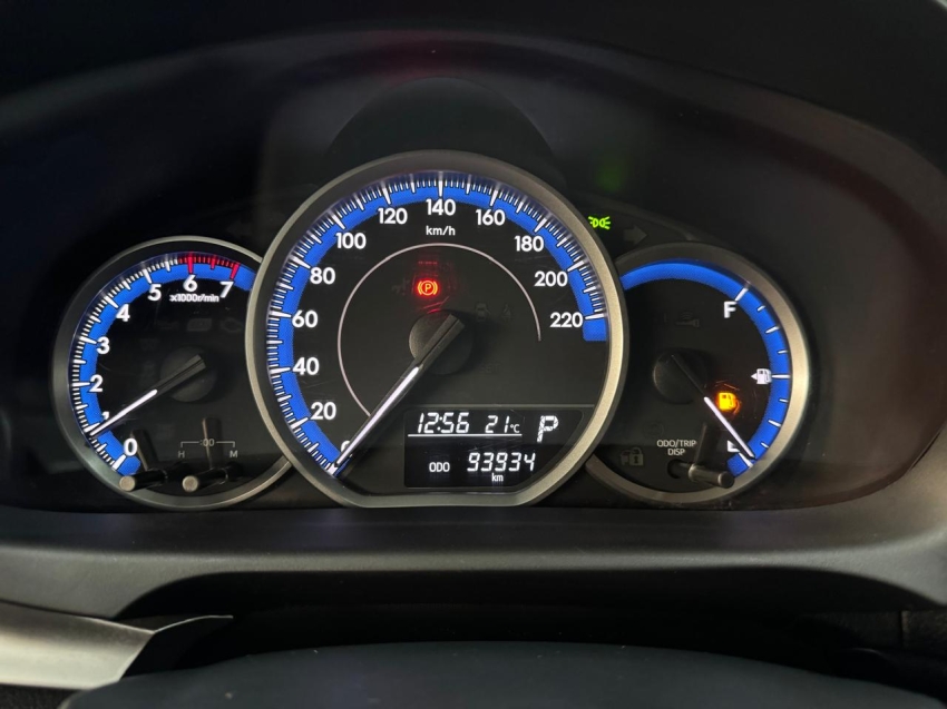 toyota yaris 1.5 16v flex xl plus connect multidrive 4p automatico 202010