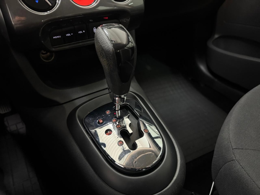 citroen c3 1.6 vti 120 flex attraction eat6 4p automatico 201810