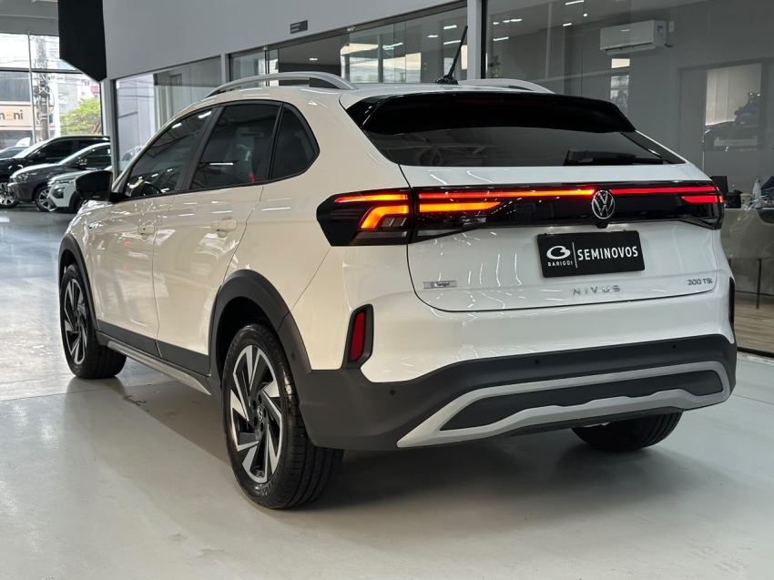 volkswagen nivus 1.0 200 tsi total flex highline automatico 4p 20264