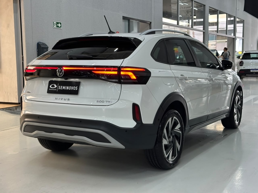 volkswagen nivus 1.0 200 tsi total flex highline automatico 4p 20266
