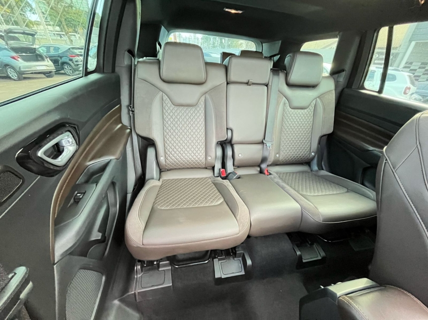 jeep commander 2.0 td380 turbo diesel overland at9 2022